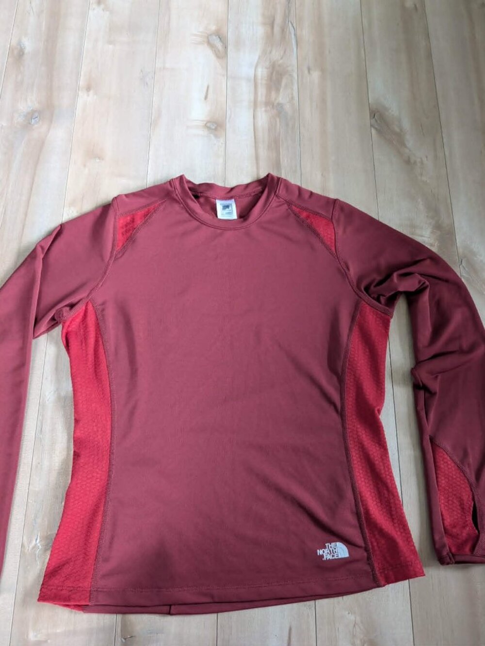 The North Face VaporWick Long Sleeve Athletic Base Layer Womens L Burgundy
